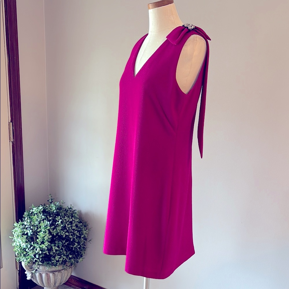 Eliza J Magenta textured mini Dress sleeveless shoulder bow w/ crystals 10